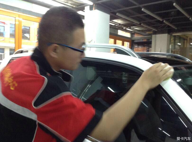 東營美佳汽車服務中心 專業漆面護理，煥新奔馳GLK300的奪目光彩